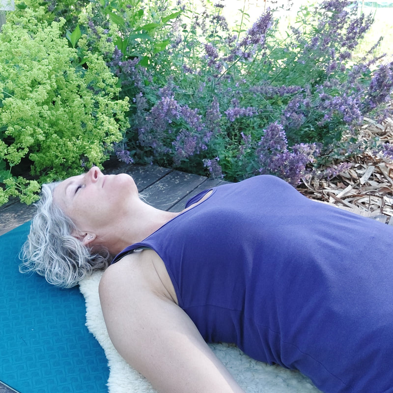 Yoga Nidra i Håcksvik, region Svenljunga, Tranemo, Gislaved. Yoga Nidra som stressbehandling för lugn & ro i ditt nervsystem.